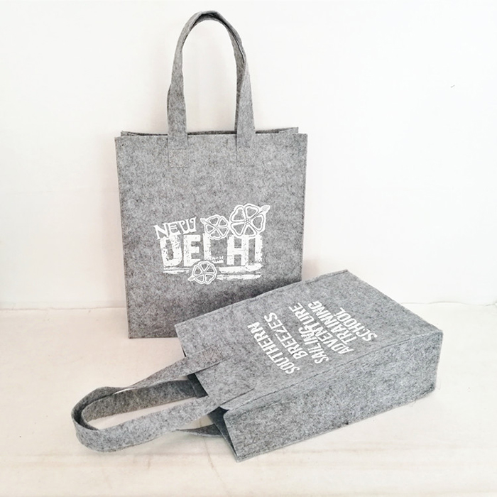 Felt bag with guesst